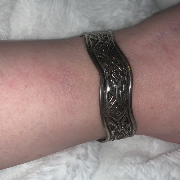 Aztec style cuff bracelet - Picture 1 of 4